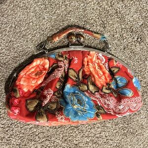 Elegant Floral Embroidered Clutch